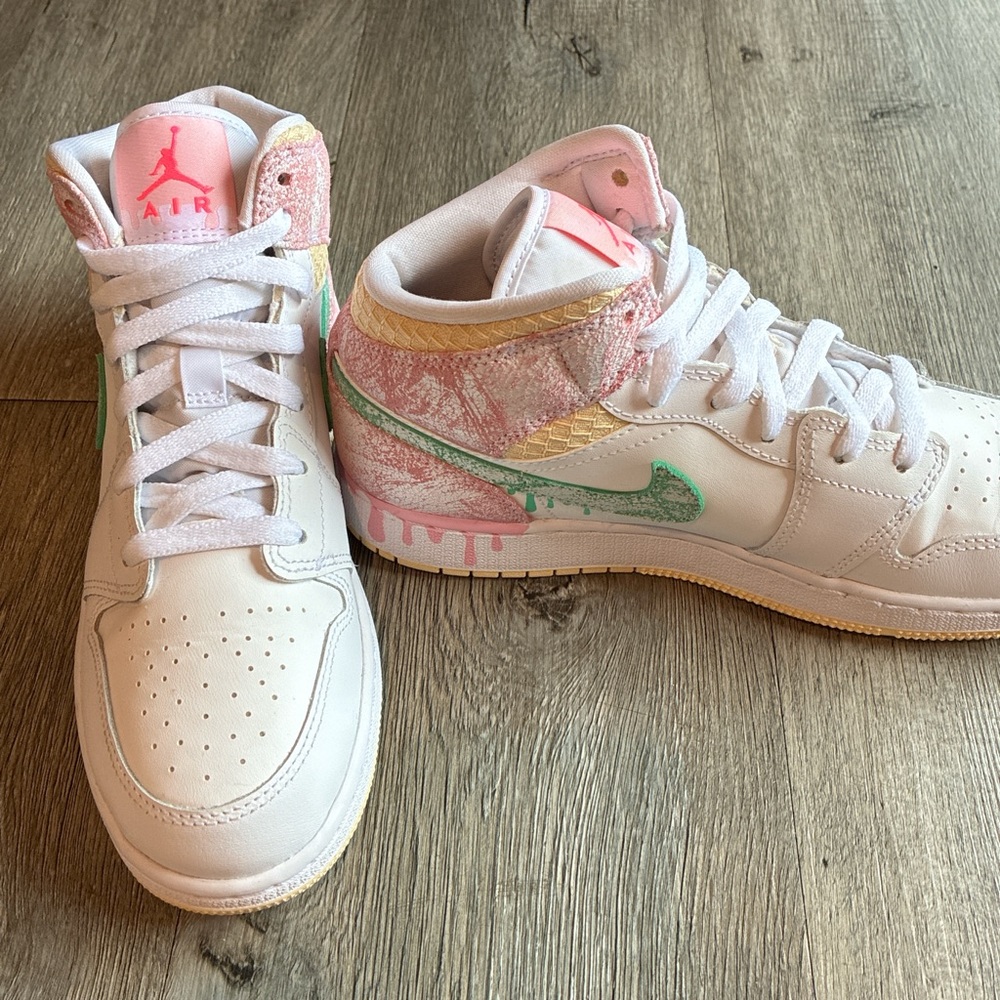 Nike Air Women's Sneakers - White, Pink, Green, Gold